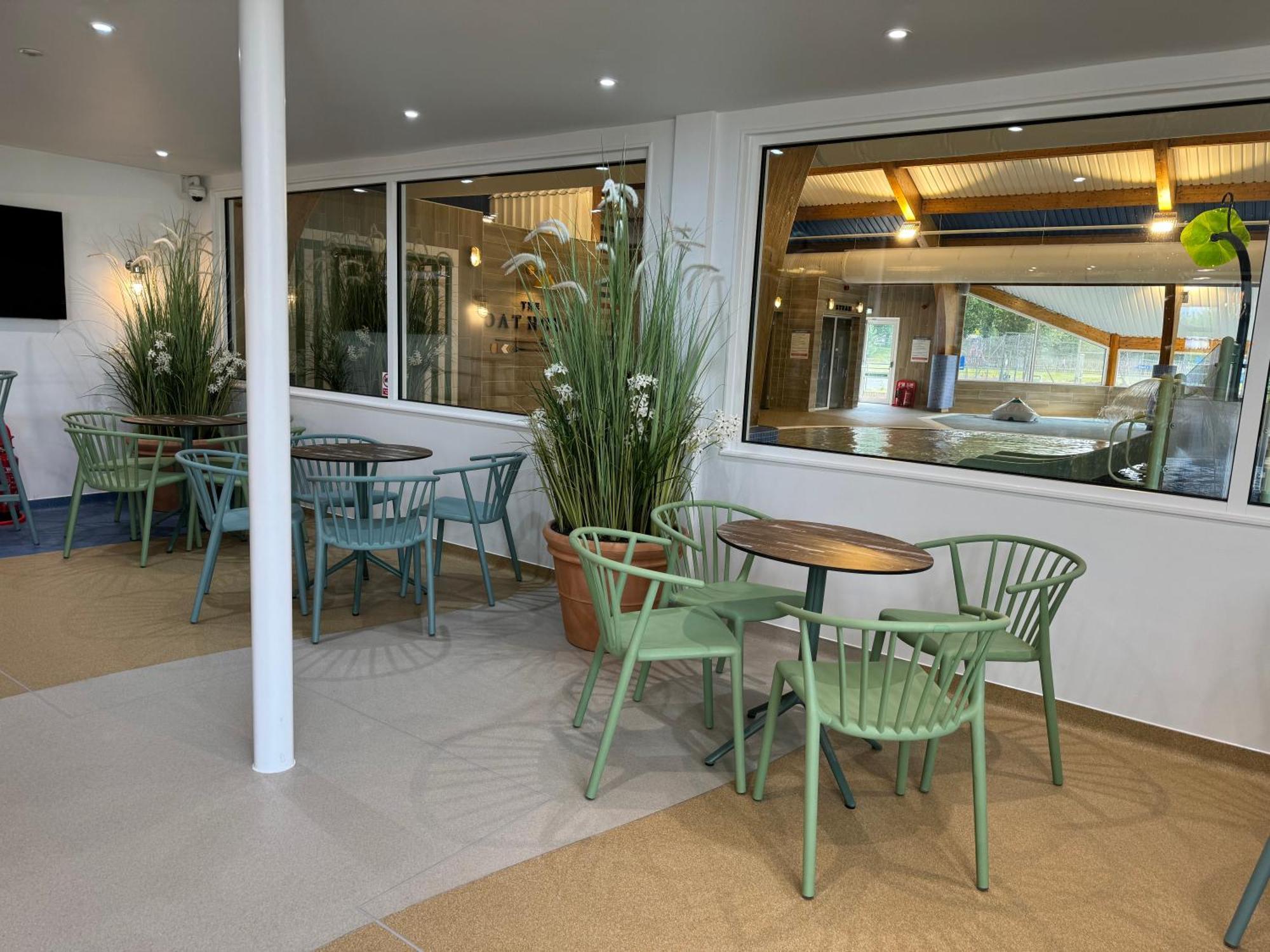 Wildflower, Premium Plus Hot Tub Lodge South Cerney Exterior photo